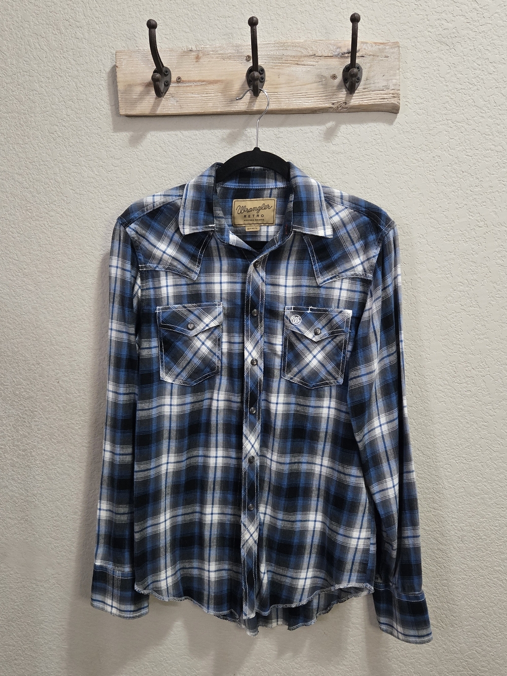 Wrangler Men’s Blue Plaid Button-Up Western Shirt Pearl Snaps